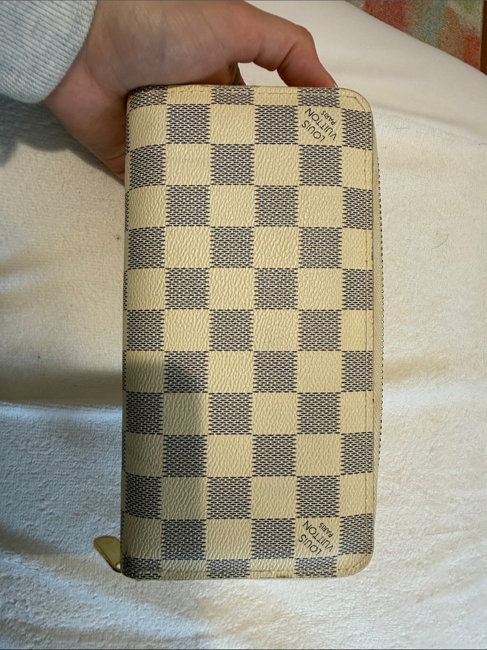 Designer-Style Checkered Zip Wallet in Cream and Brown